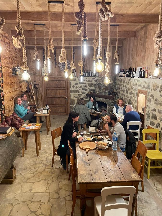 Sadmeli Winery Hotel Ambrolauri Ngoại thất bức ảnh