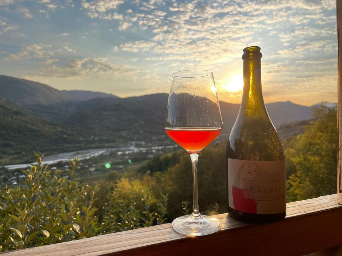 Sadmeli Winery Hotel Ambrolauri Ngoại thất bức ảnh