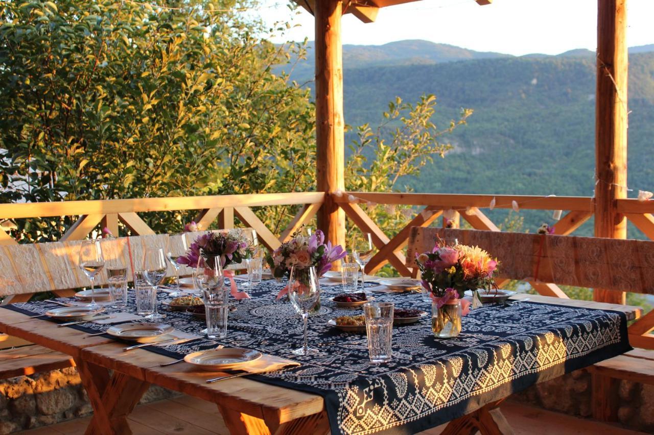 Sadmeli Winery Hotel Ambrolauri Ngoại thất bức ảnh